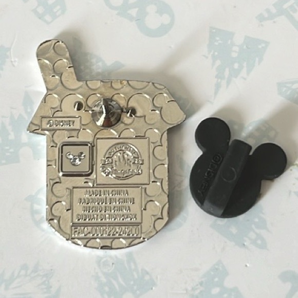 Disney Parks Munchlings Series 4 Mystery Darkwing Duck Fruit Parfait Pin - Picture 3 of 3